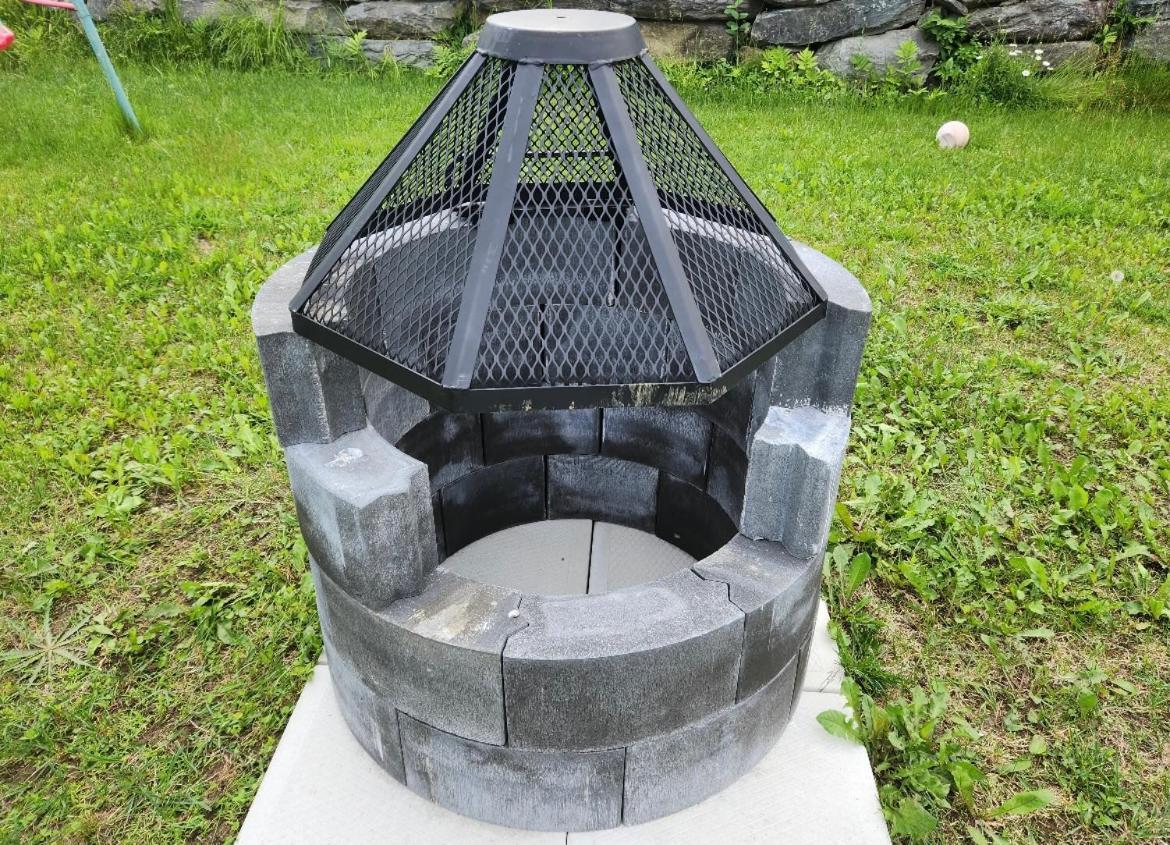 Maison Chaleureuse, Energetique Et Florale Sherbrooke Eksteriør billede
