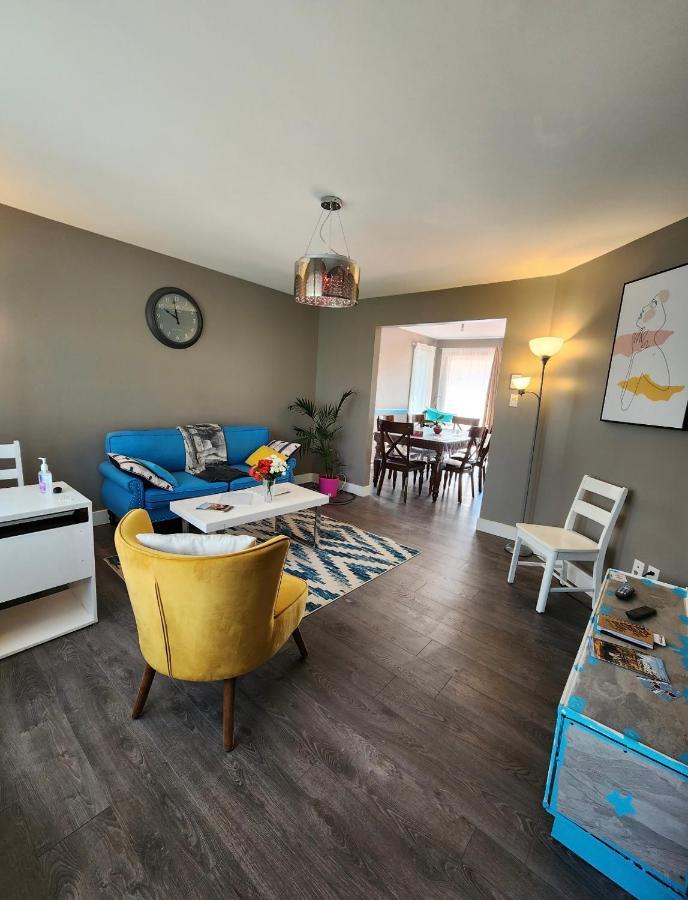 Maison Chaleureuse, Energetique Et Florale Sherbrooke Eksteriør billede