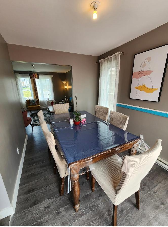 Maison Chaleureuse, Energetique Et Florale Sherbrooke Eksteriør billede