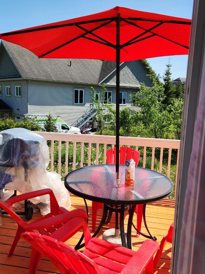 Maison Chaleureuse, Energetique Et Florale Sherbrooke Eksteriør billede